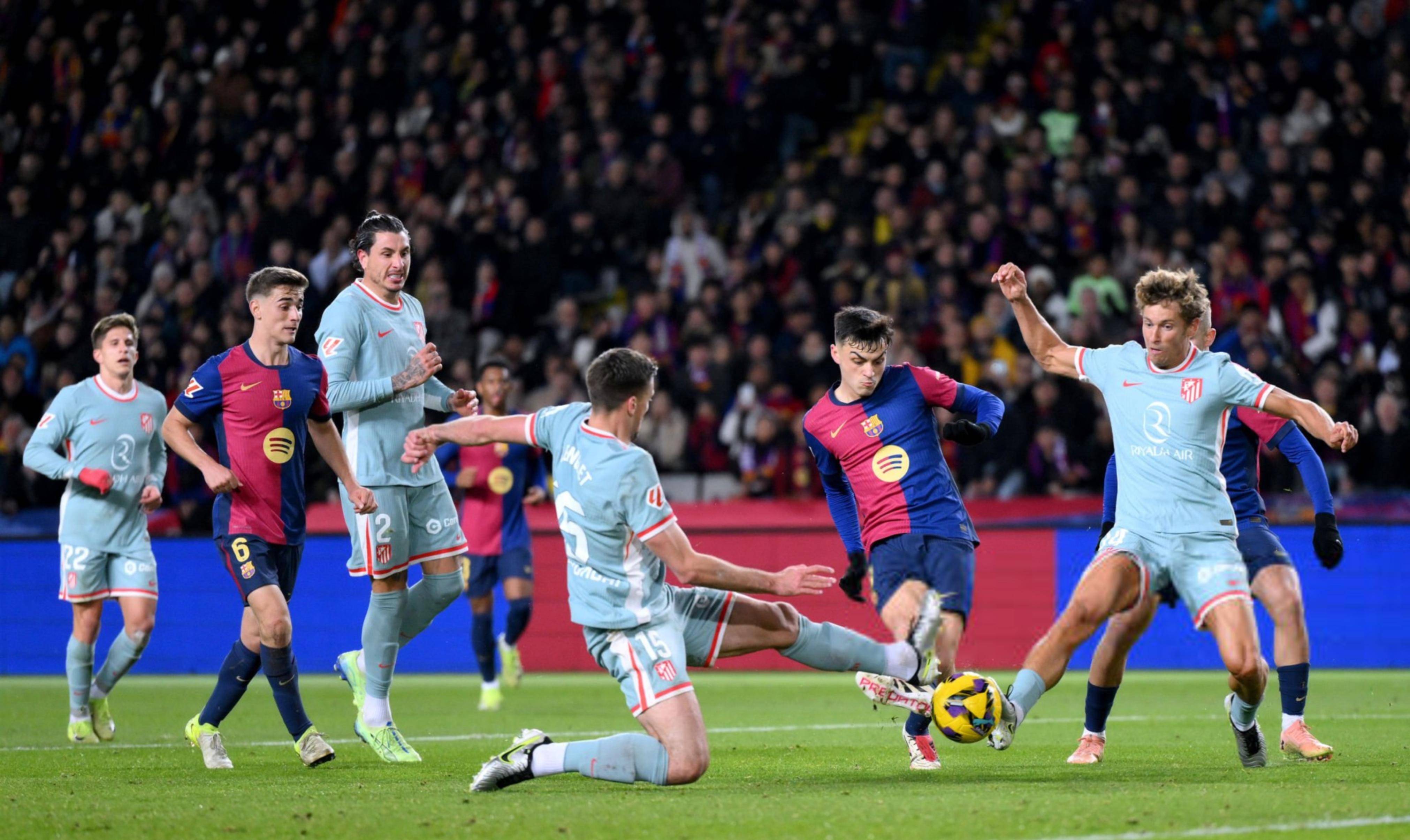 开云体育入口-人中锋表现出色，助球队逆转比赛的简单介绍