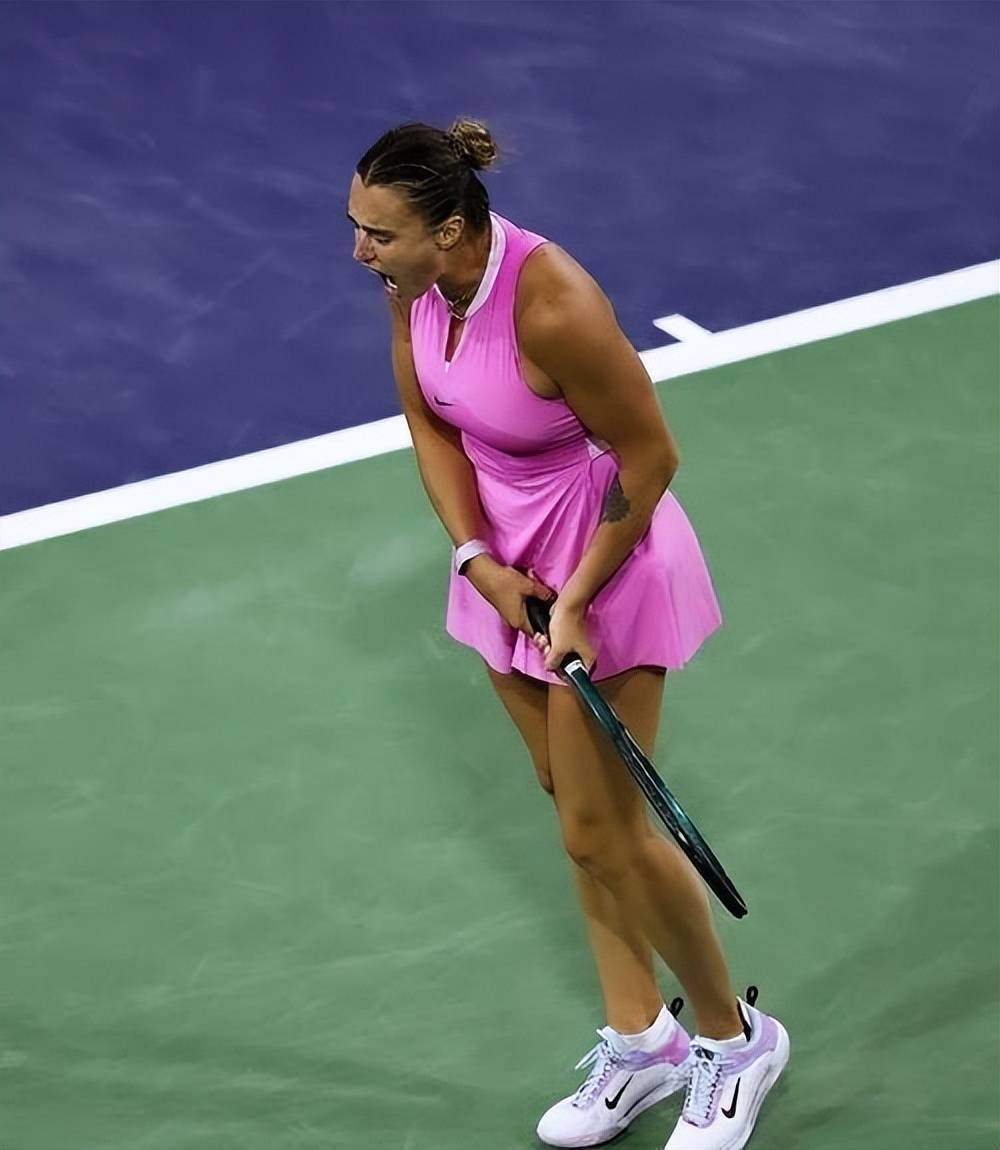 一场比赛中球员表现出色,荣膺最佳球员奖 一场比赛中球员表现出色,荣膺最佳球员奖