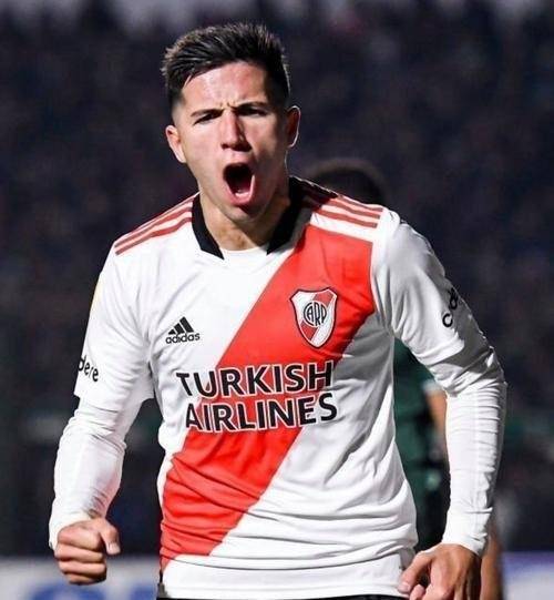 开云APP-包含意甲赛场再添新星，多名年轻球员崭露头角的词条