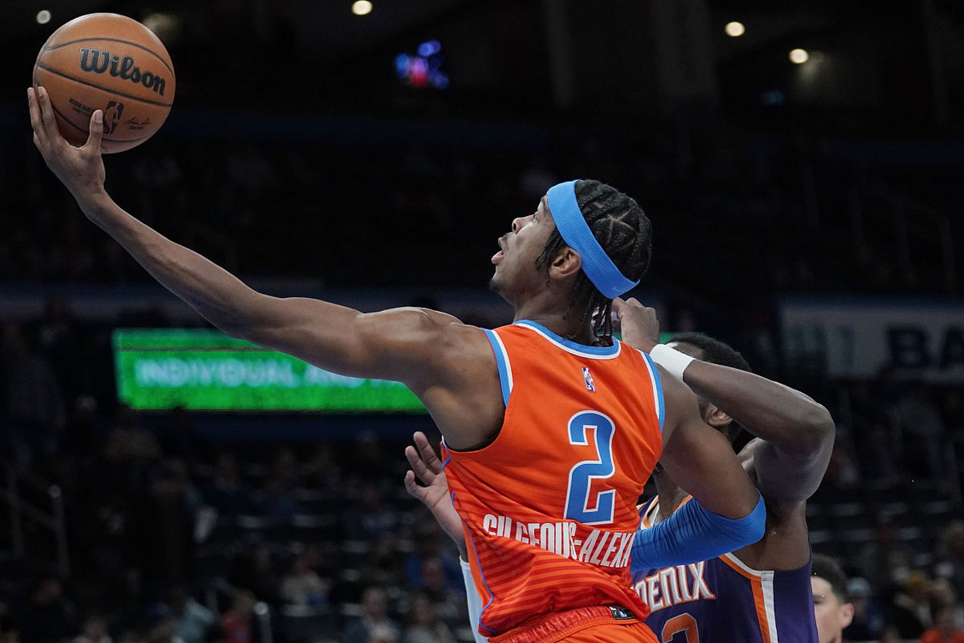 包含黄蜂新秀出色表现，助球队横扫对手的词条