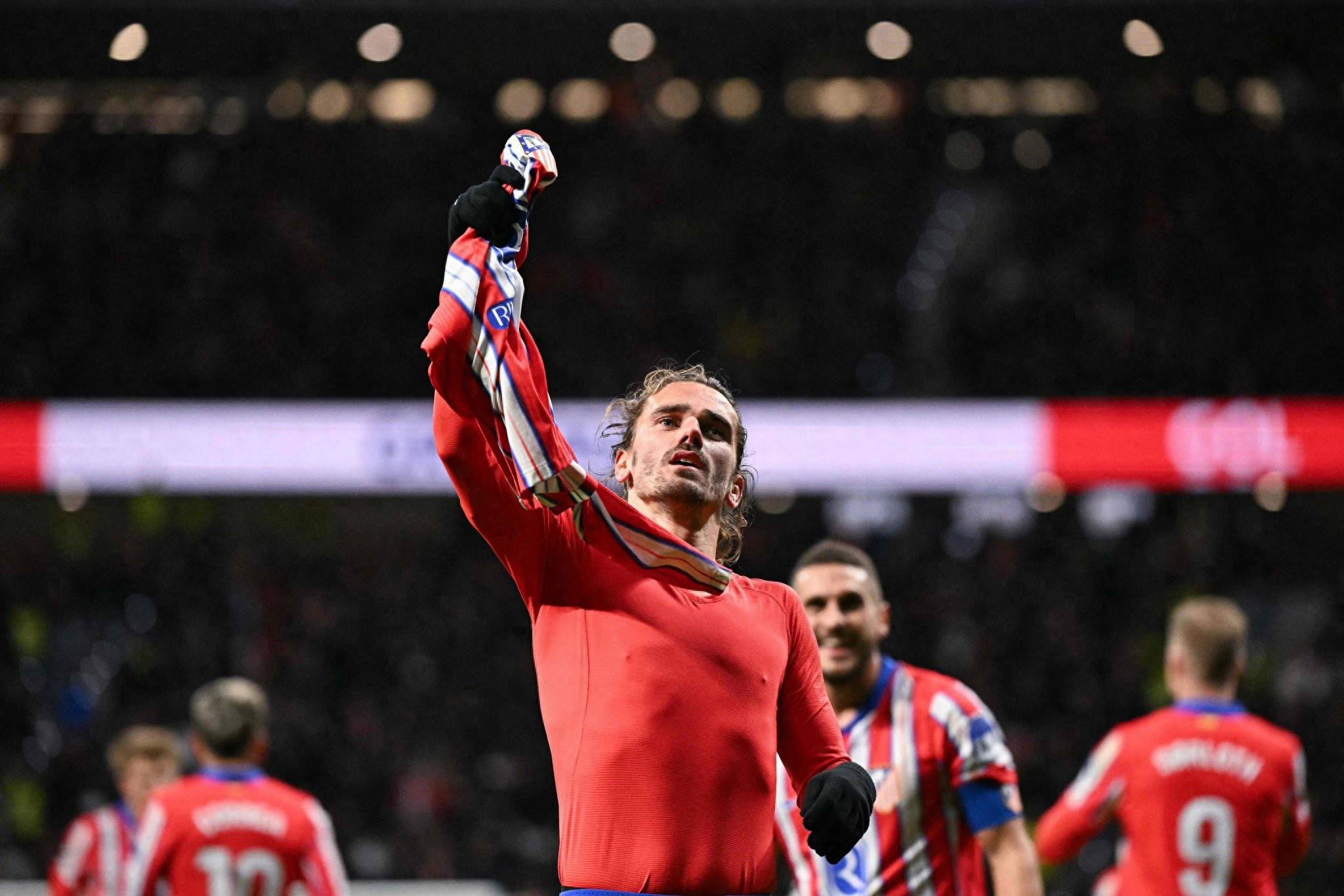 开云平台-法兰克福队员实力强劲，成功抢夺三分