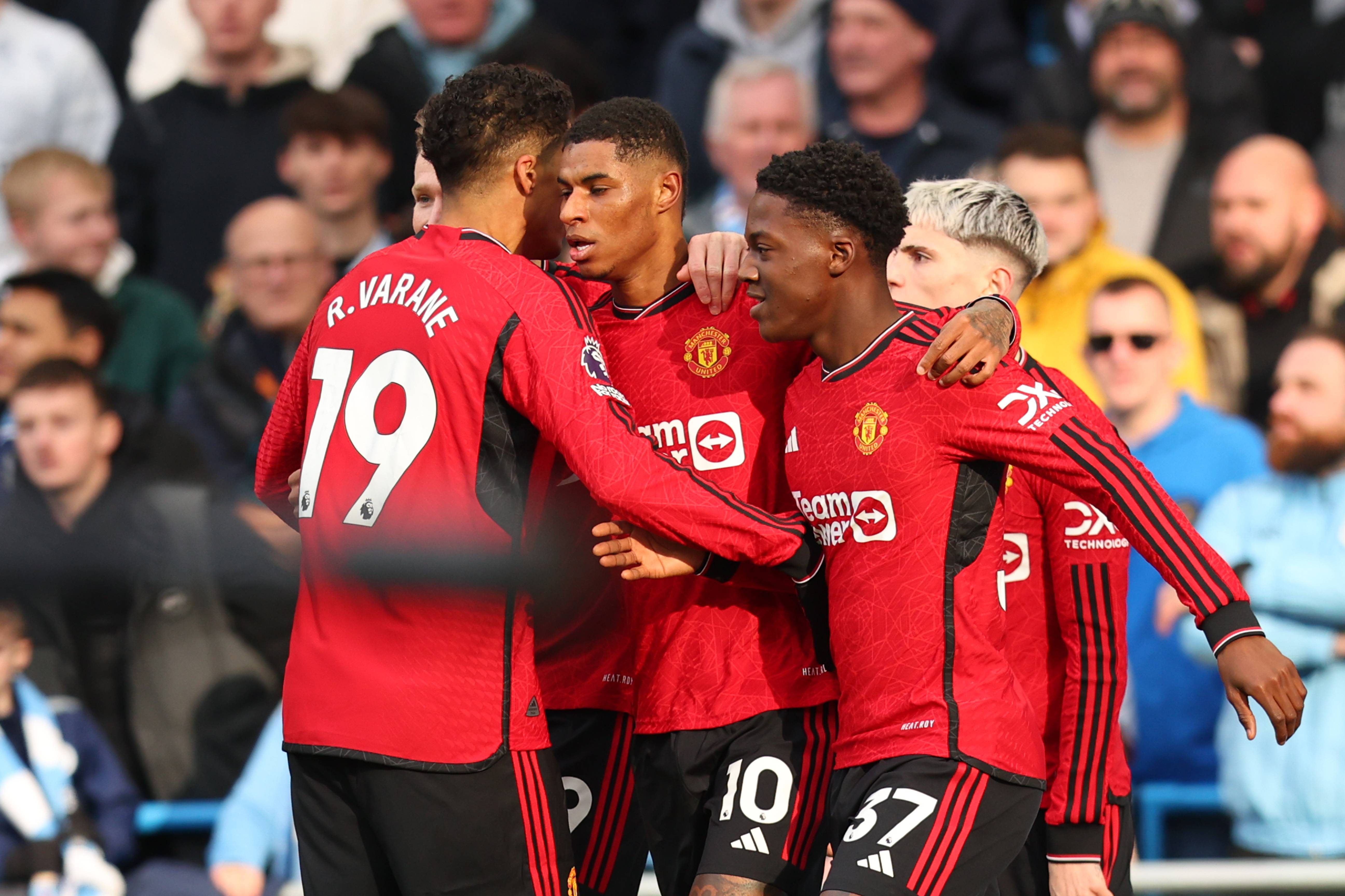 开云体育官方网站-关于曼城扩大领先优势，英超联赛形势一片大好的信息