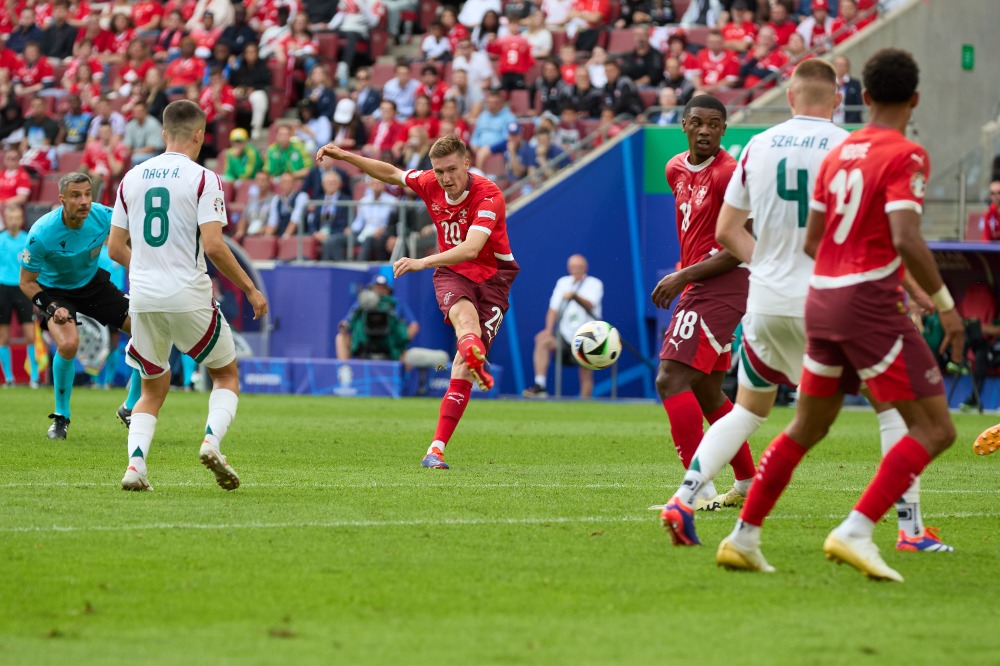 关于科隆球员火力全开,轻松战胜对手继续前行的信息 关于科隆球员火力全开,轻松战胜对手继续前行的信息