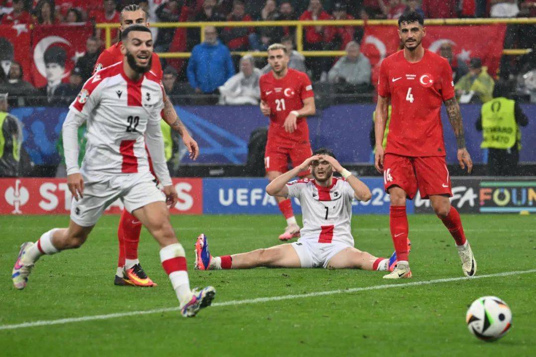 葡萄牙连胜土耳其，全面占据小组榜首
