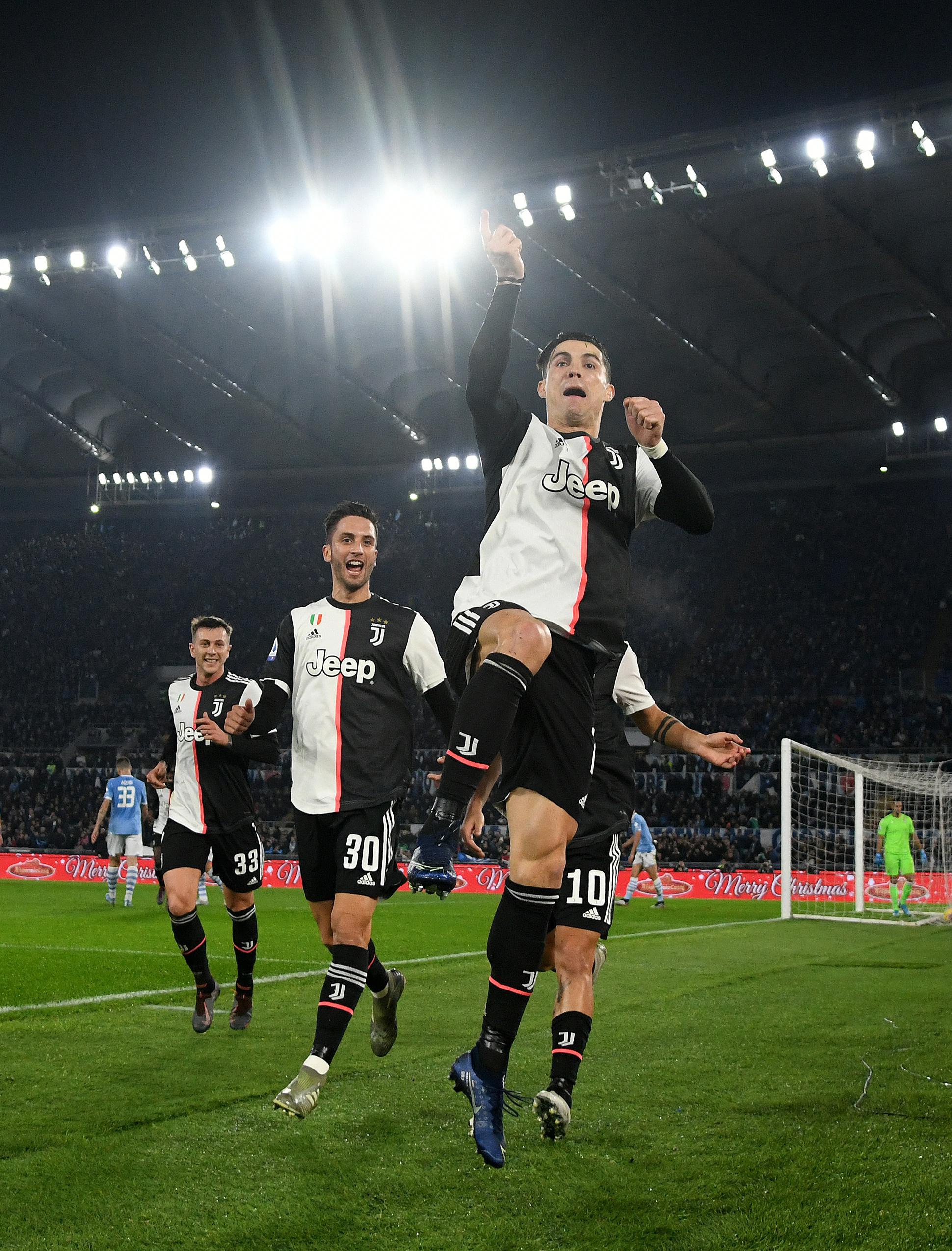 开云体育app-尤文图斯足球明星在国际锦标赛中表现出色