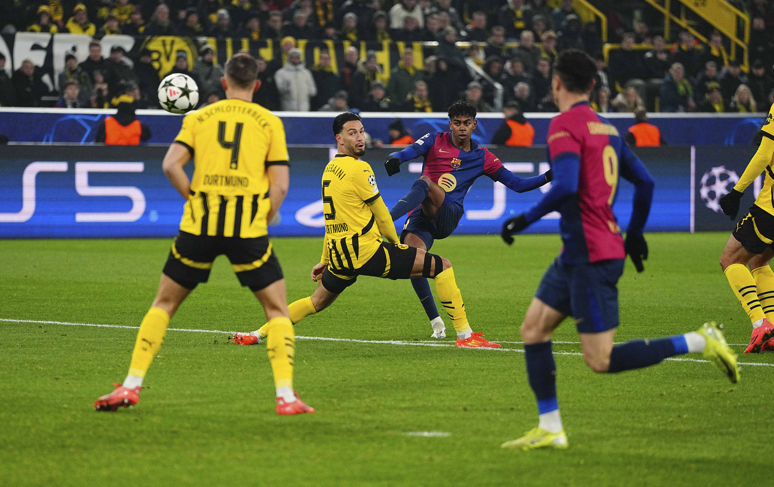 开云体育-包含多特蒙德新援助攻破门，助球队反超比分的词条