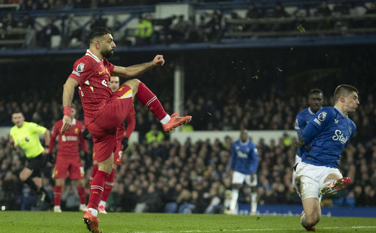 纽卡斯尔联防线不给对手任何机会