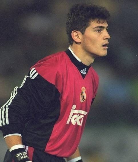 包含传奇门将卡西利亚斯宣布退役,西甲球迷感慨万千的词条 包含传奇门将卡西利亚斯宣布退役,西甲球迷感慨万千的词条