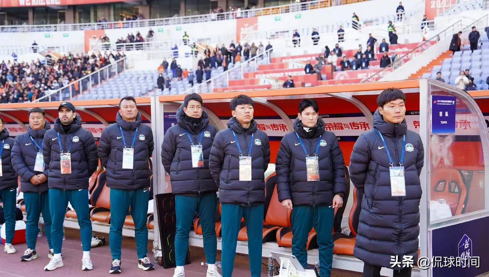 包含申花客场挑战权健，目标取得比赛胜利的词条