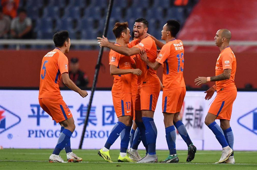 开云体育官方网站-申花备战对阵鲁能，双方争夺胜利的简单介绍