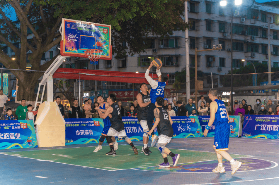 开云体育官网-队员飒爽英姿，篮球比赛帅气亮相