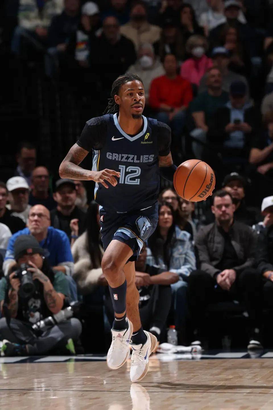 灰熊负快船——米切尔连中关键球可惜比赛中遭意外伤退的简单介绍 灰熊负快船——米切尔连中关键球可惜比赛中遭意外伤退的简单介绍