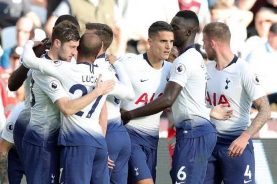 开云体育在线-狼队主场奋力一搏，大破托特纳姆热刺