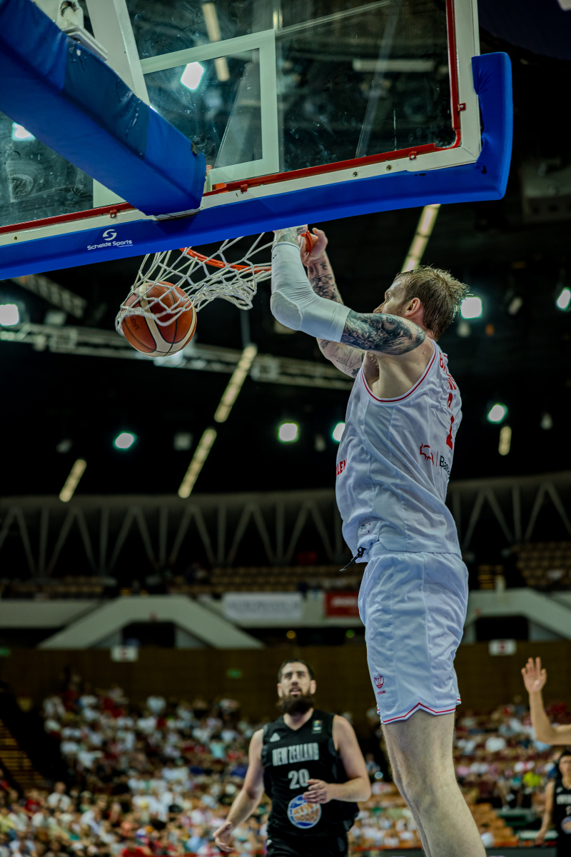 包含赛事直播引领全球球迷狂热追捧国际篮球的词条