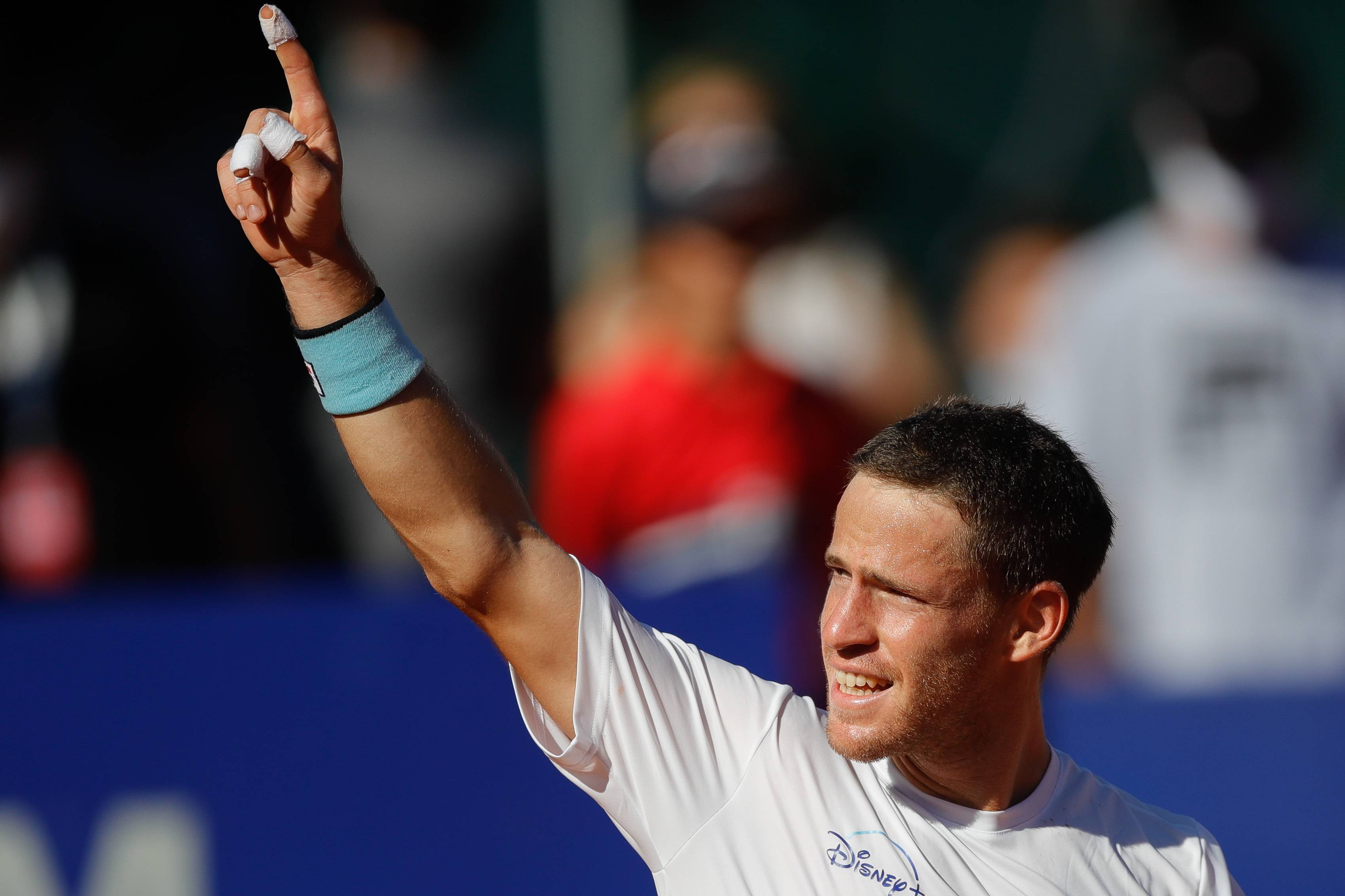 开云体育登录-阿根廷跳远选手飒爽出击夺得金牌