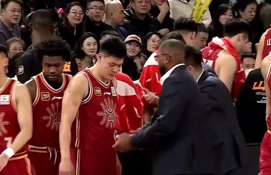 开云APP-福建男篮险胜山西，保持不败纪录