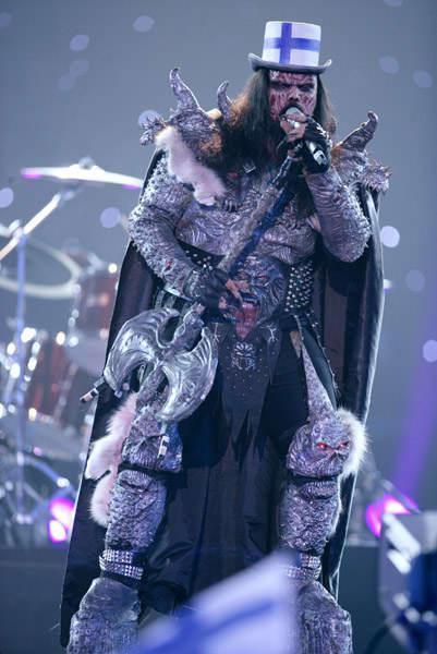 包含波斯尼亚逆袭击败爱尔兰，晋级欧预选赛的词条