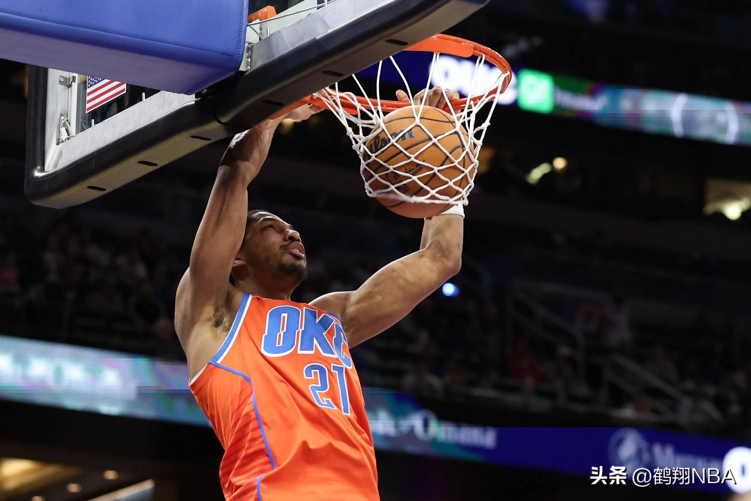 黄蜂队外线射手大放异彩,为球队赢得胜利立下贡献的简单介绍 黄蜂队外线射手大放异彩,为球队赢得胜利立下贡献的简单介绍