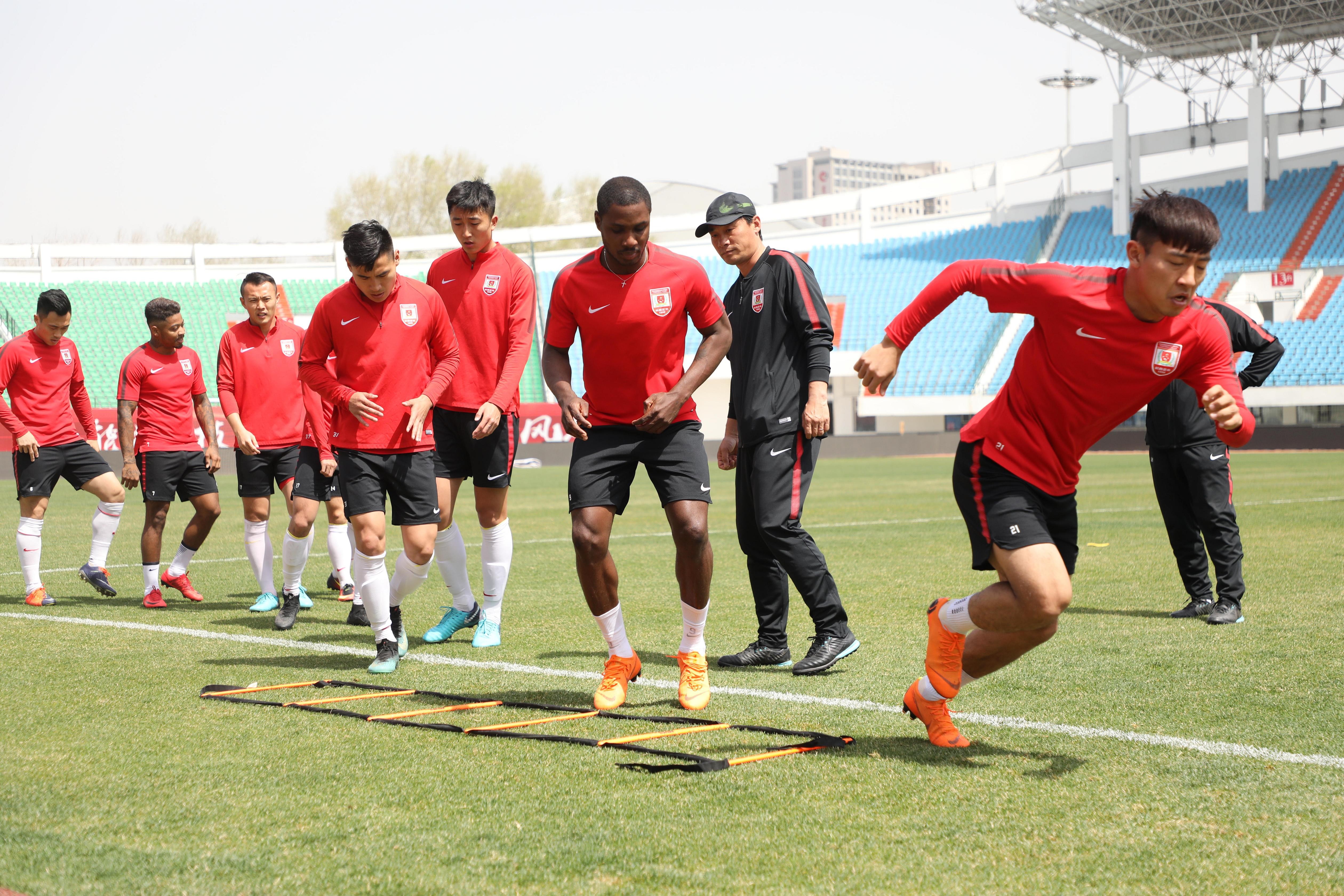 关于尼斯主场奋力争胜,艰难逼平对手的信息 关于尼斯主场奋力争胜,艰难逼平对手的信息