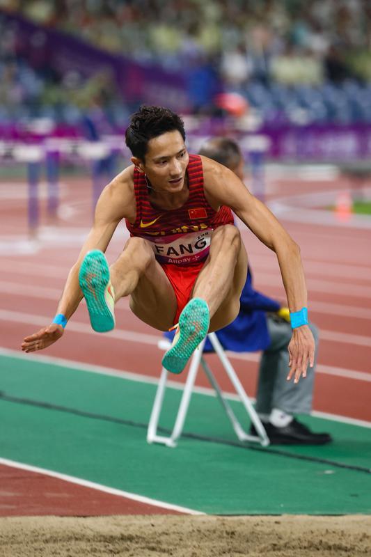 开云体育在线-中国运动员在比赛中展现出色技艺，取得好成绩