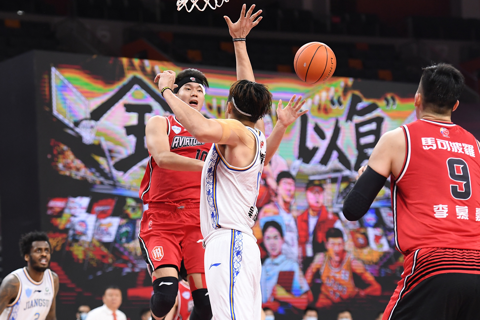 RB莱比锡大胜为争冠增添信心，位居榜首的简单介绍