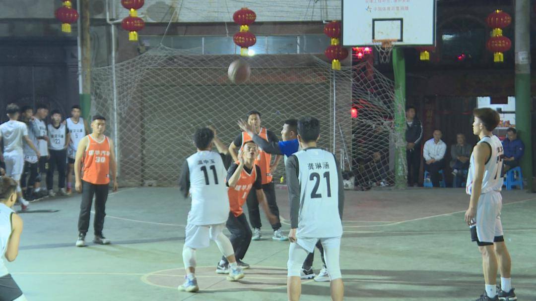 荷兰越战越勇,南非大胜晋级的简单介绍 荷兰越战越勇,南非大胜晋级的简单介绍