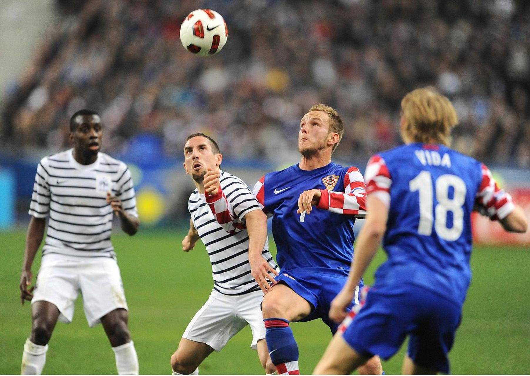 瑞典队险胜英格兰,晋级欧洲国家杯半决赛的简单介绍 瑞典队险胜英格兰,晋级欧洲国家杯半决赛的简单介绍