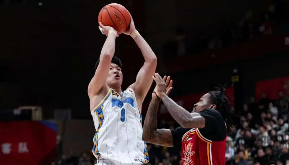 北京首钢队再次展示实力,成功战胜新疆队 北京首钢队再次展示实力,成功战胜新疆队