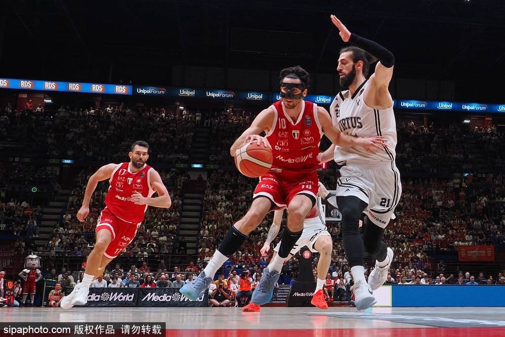 开云体育-意大利篮球联赛决赛：那不勒斯队逆转击败对手