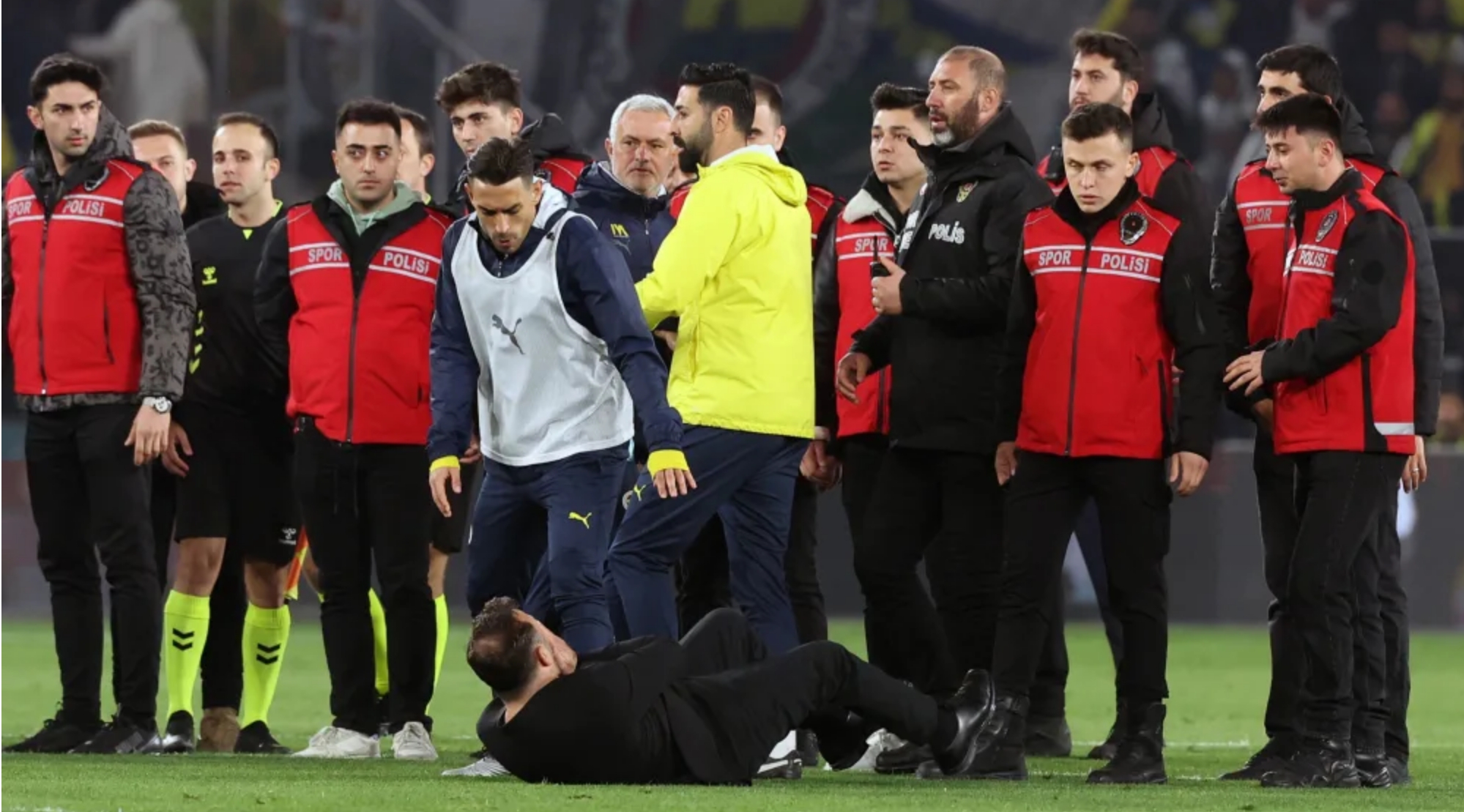 开云体育在线-土耳其队最终不敌西班牙队，遭淘汰