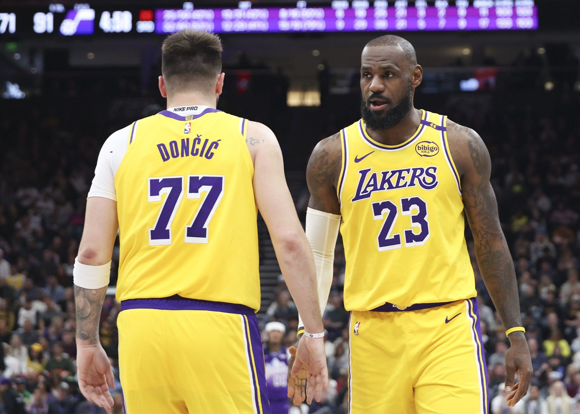 开云体育登录-快船大胜湖人，詹姆斯又遭狂虐