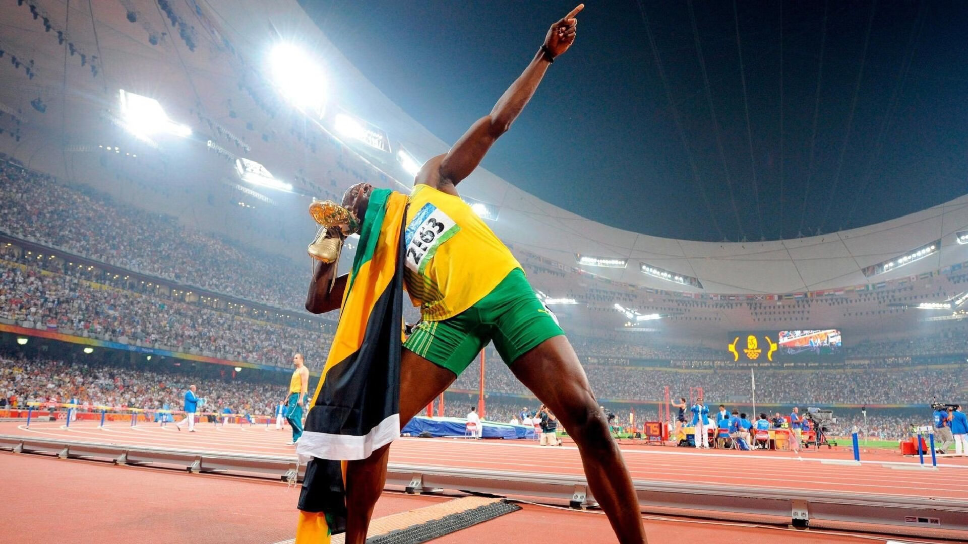 欧冠决赛焦点战与马刺横扫深圳队，体育之夜的跨界交响