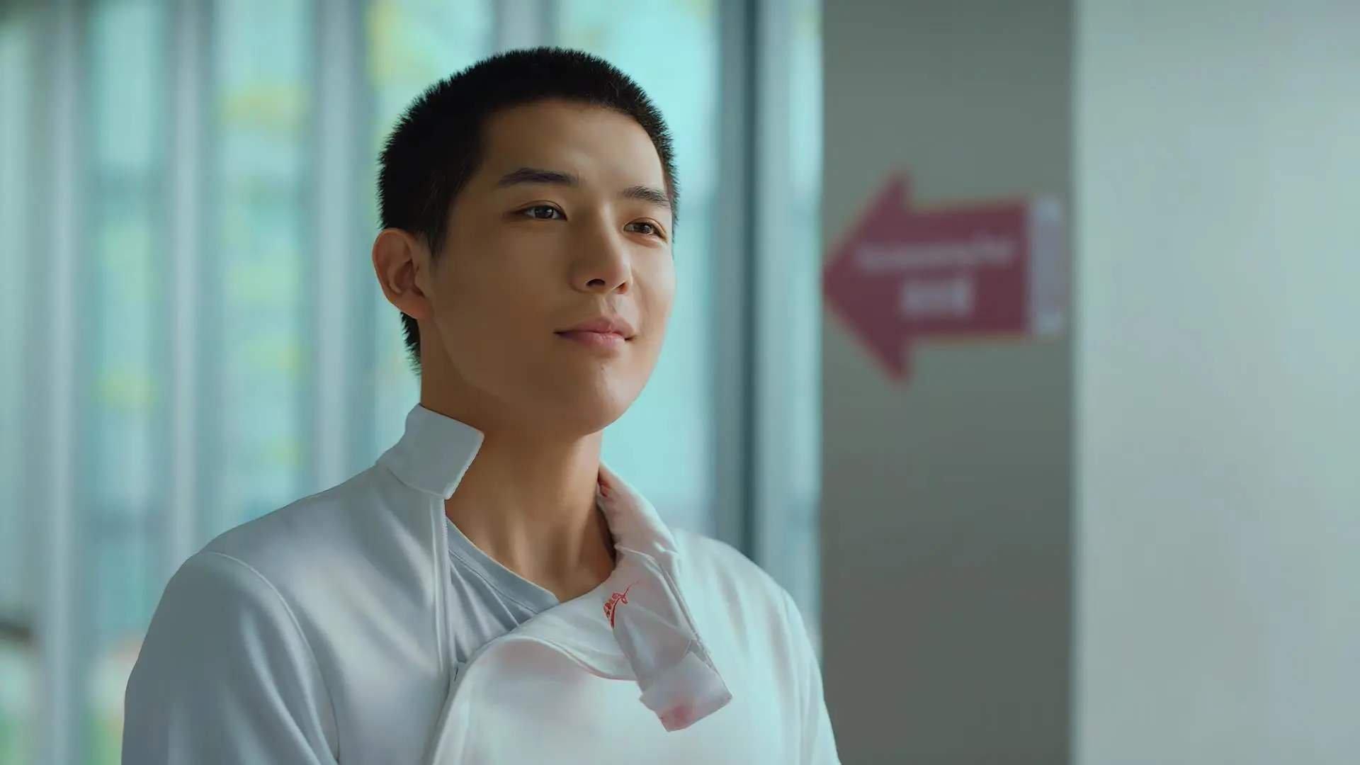 开云体育app-体育的某个夜晚，当火箭带走篮网，德罗赞在足球场接管比赛