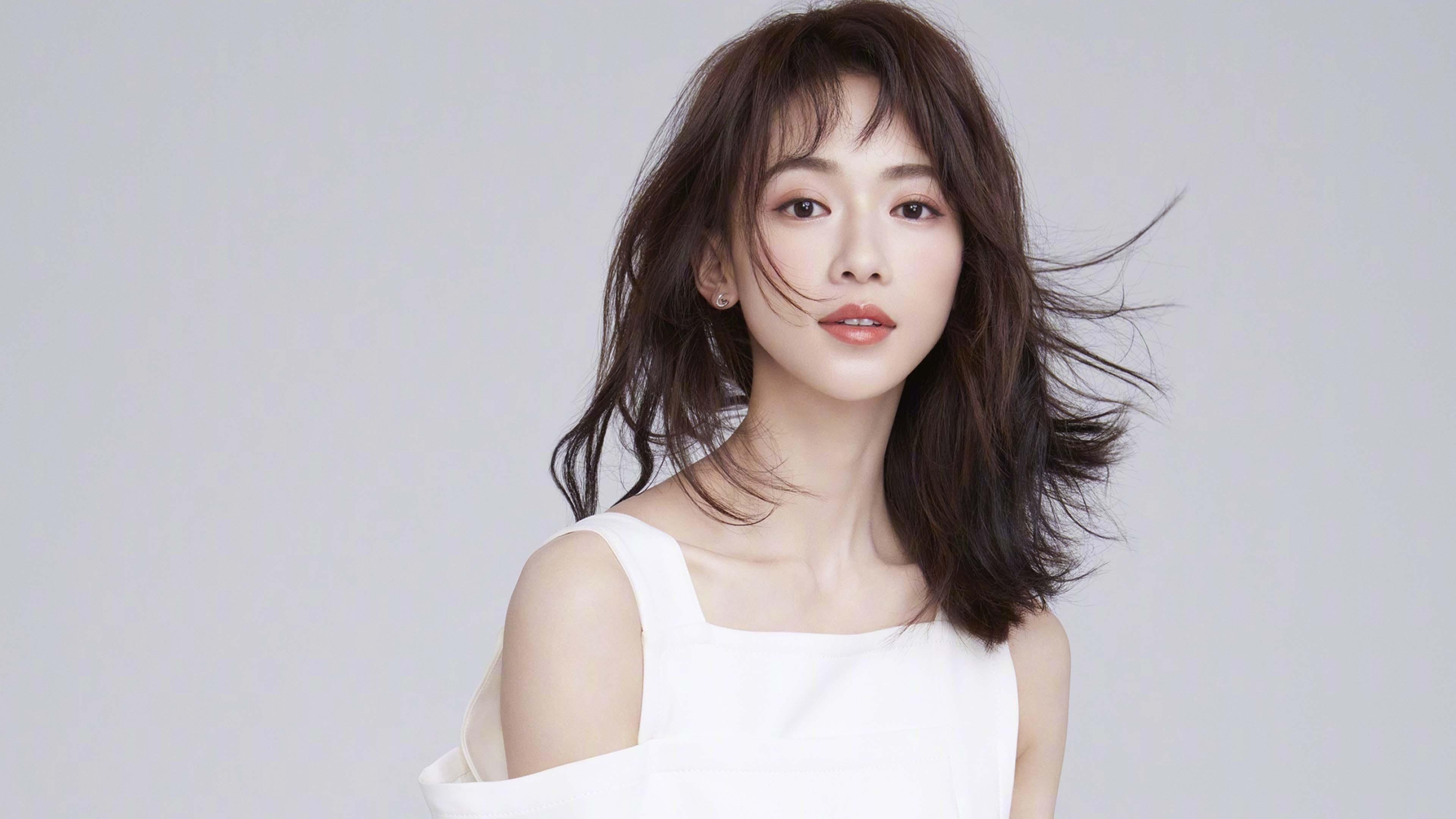 开云体育app-本泽马统治之夜，德甲争冠战的银河坠落与王者加冕