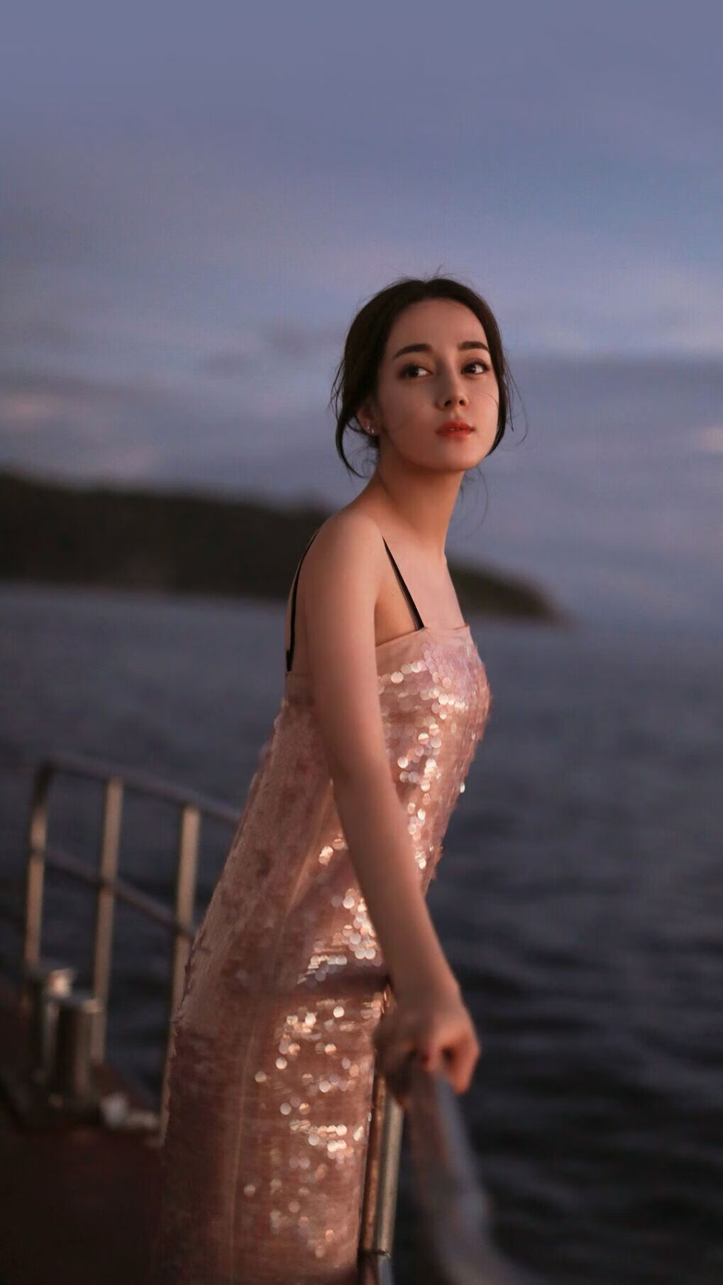 开云体育入口-德甲争冠战之夜,克莱在黑暗中站成唯一的光