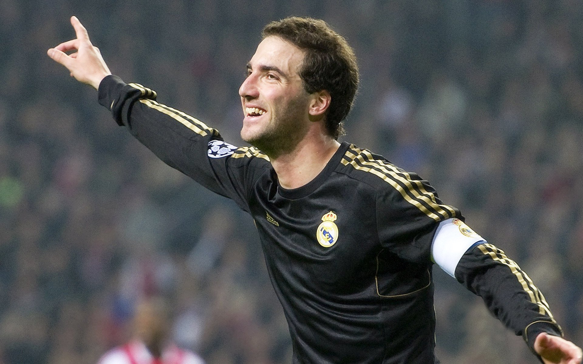 当戈壁孤狼遇上草原雄狮,东契奇用一堂大师课诠释篮球本质