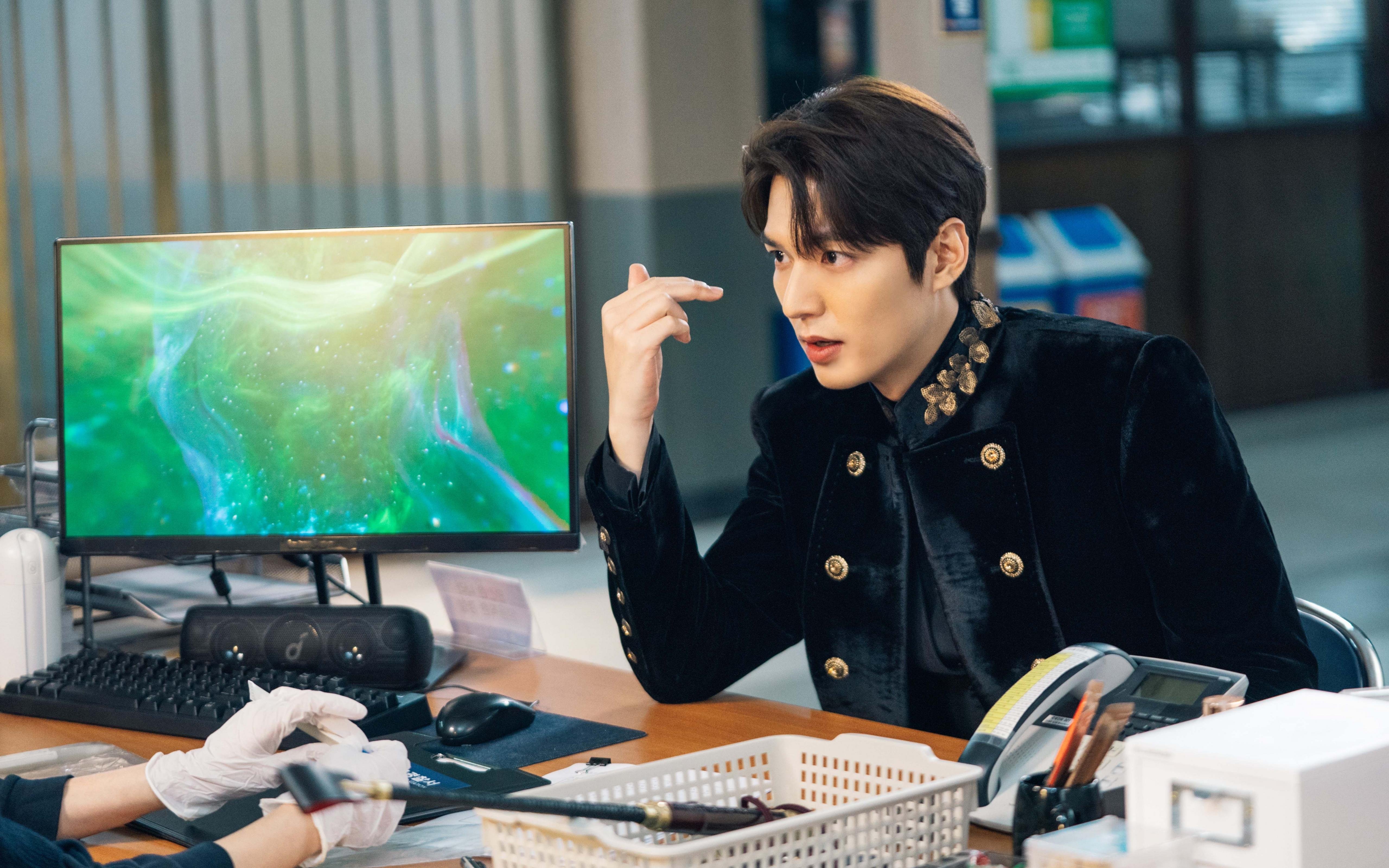 绿茵与硬木的终极对决,欧冠决赛的战术棋局与76人的关键突围